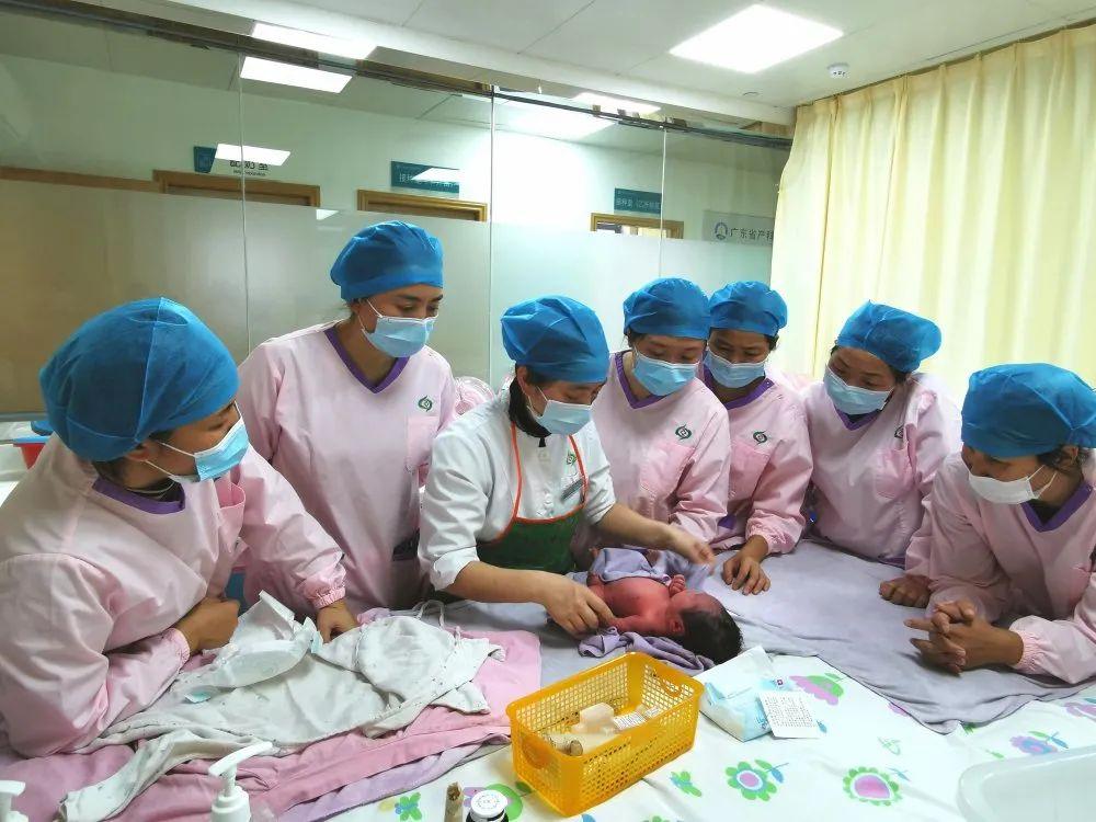 兴宁市妇婴监护型护送